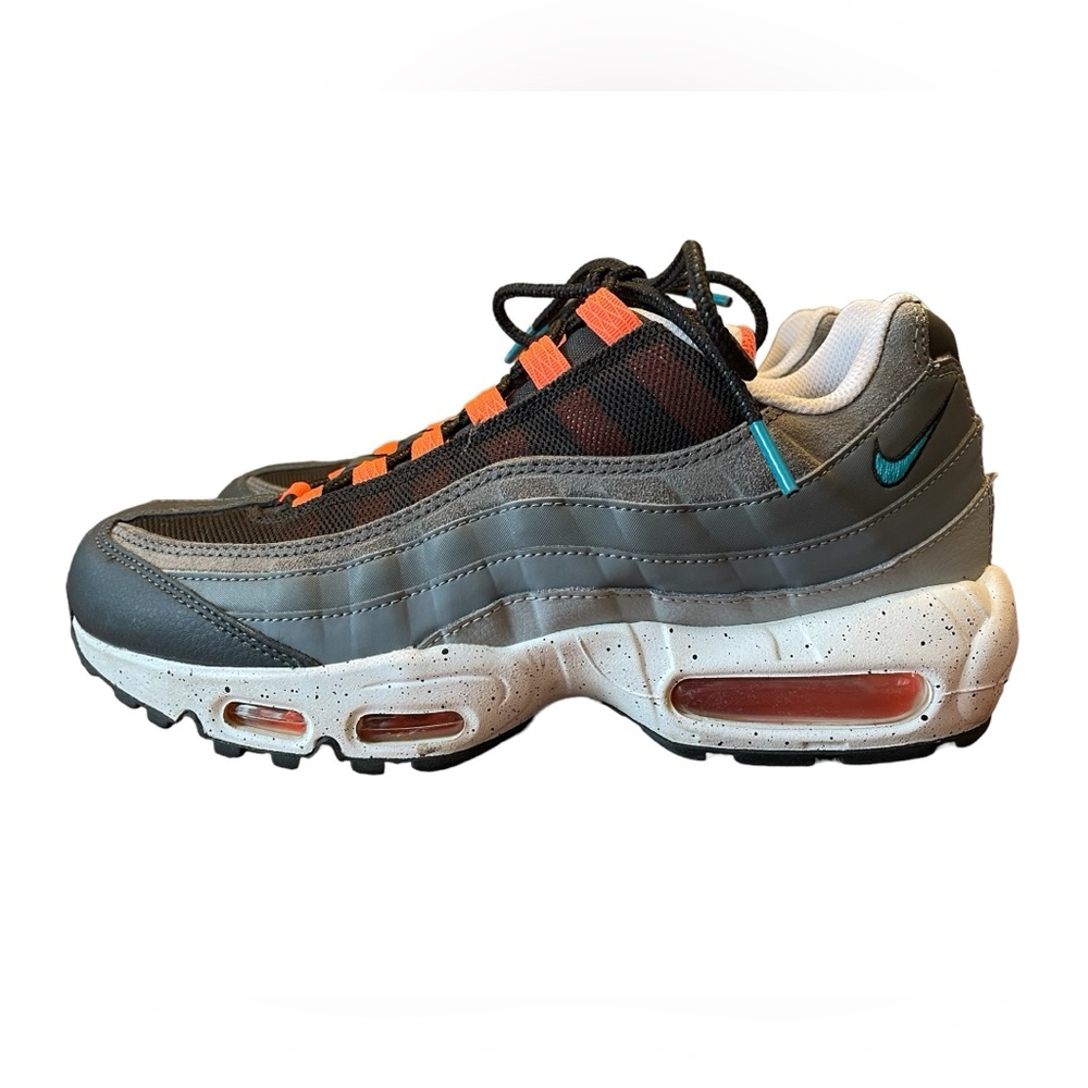 Nike Air Max gym shoes - size 8